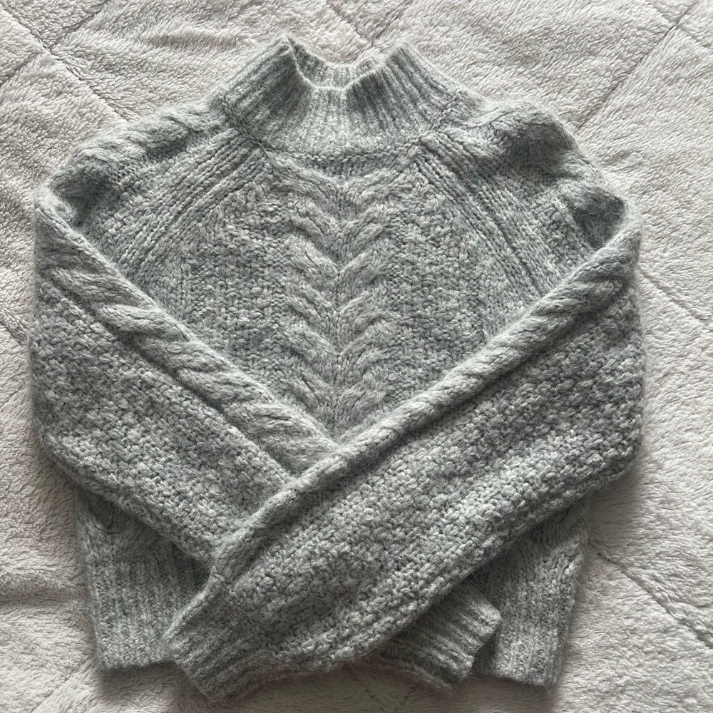 Grey Aritzia Knitted Turtleneck Sweater